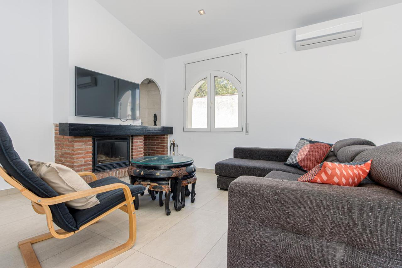 Goldhome - New House With Private Heated Pool, Parking, Wifi, Games Room Empuriabrava Bagian luar foto