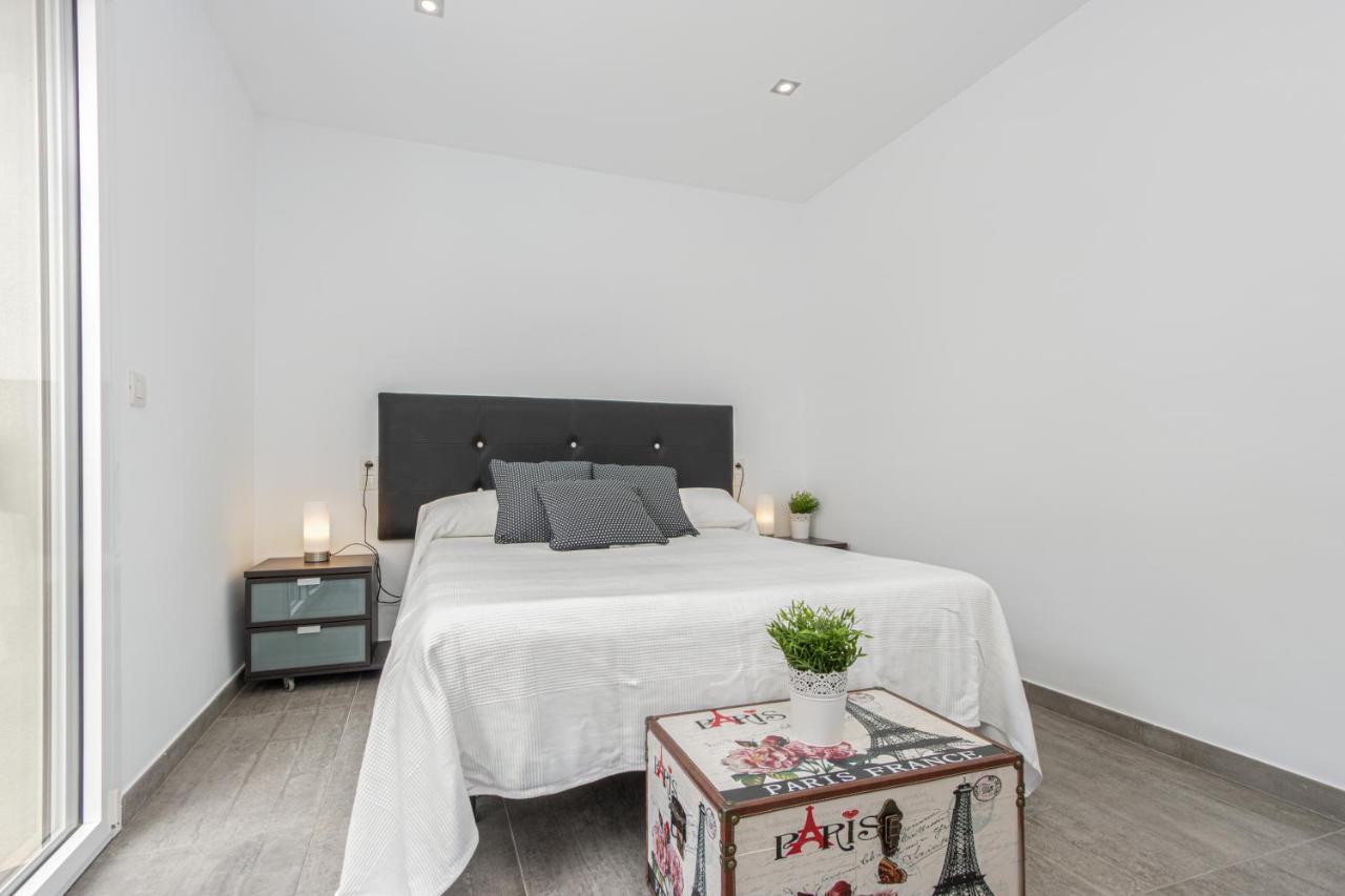 Goldhome - New House With Private Heated Pool, Parking, Wifi, Games Room Empuriabrava Bagian luar foto