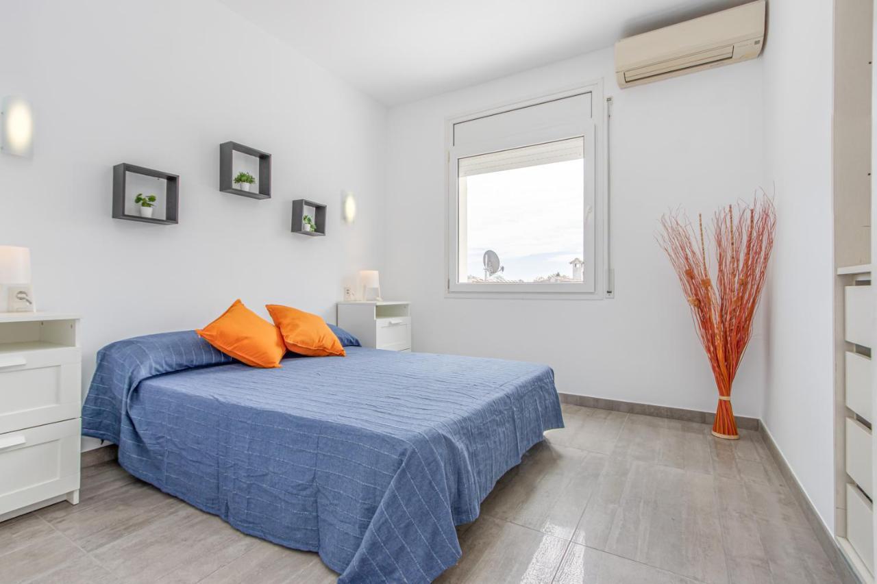 Goldhome - New House With Private Heated Pool, Parking, Wifi, Games Room Empuriabrava Bagian luar foto