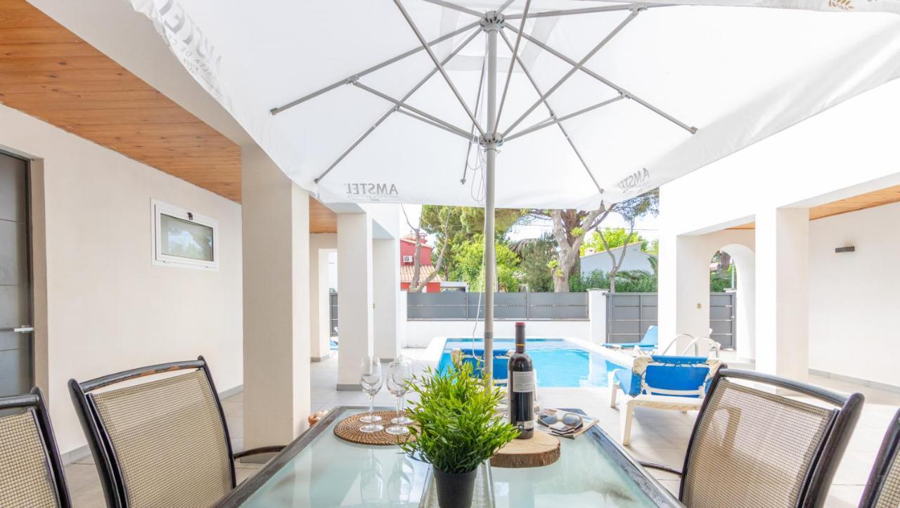 Goldhome - New House With Private Heated Pool, Parking, Wifi, Games Room Empuriabrava Bagian luar foto