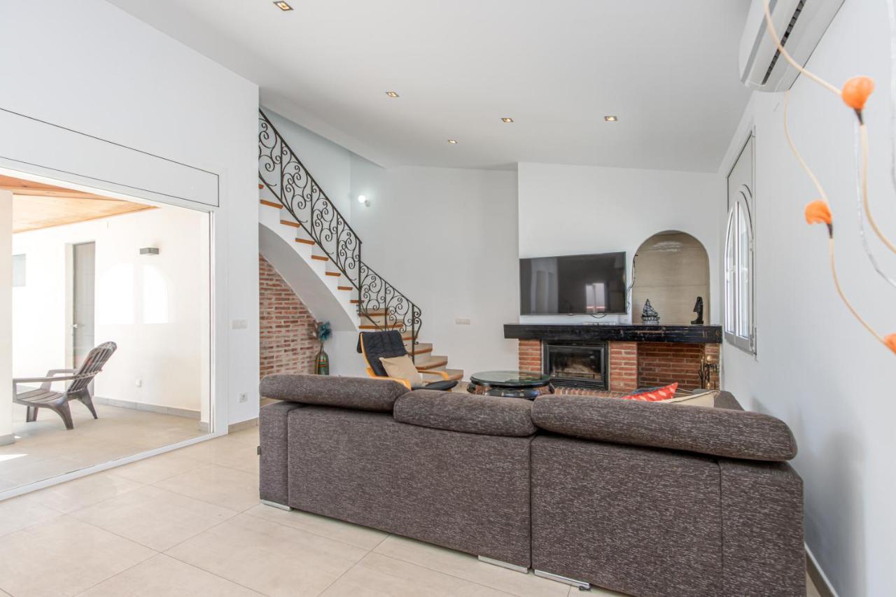 Goldhome - New House With Private Heated Pool, Parking, Wifi, Games Room Empuriabrava Bagian luar foto