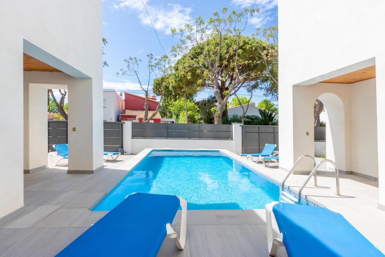 Goldhome - New House With Private Heated Pool, Parking, Wifi, Games Room Empuriabrava Bagian luar foto