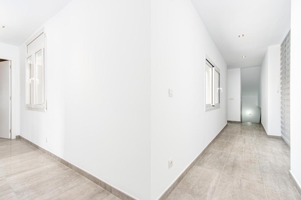 Goldhome - New House With Private Heated Pool, Parking, Wifi, Games Room Empuriabrava Bagian luar foto